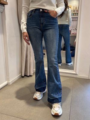 Jeans flare sfrangiato Markup